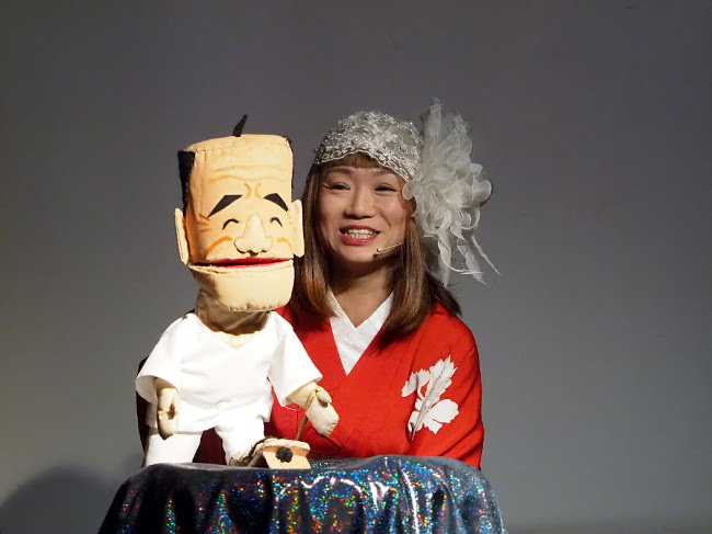 Japanese comedy puppetry